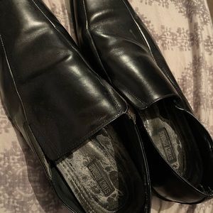 Size 14 Stacy Adams black dress shoes in good condition